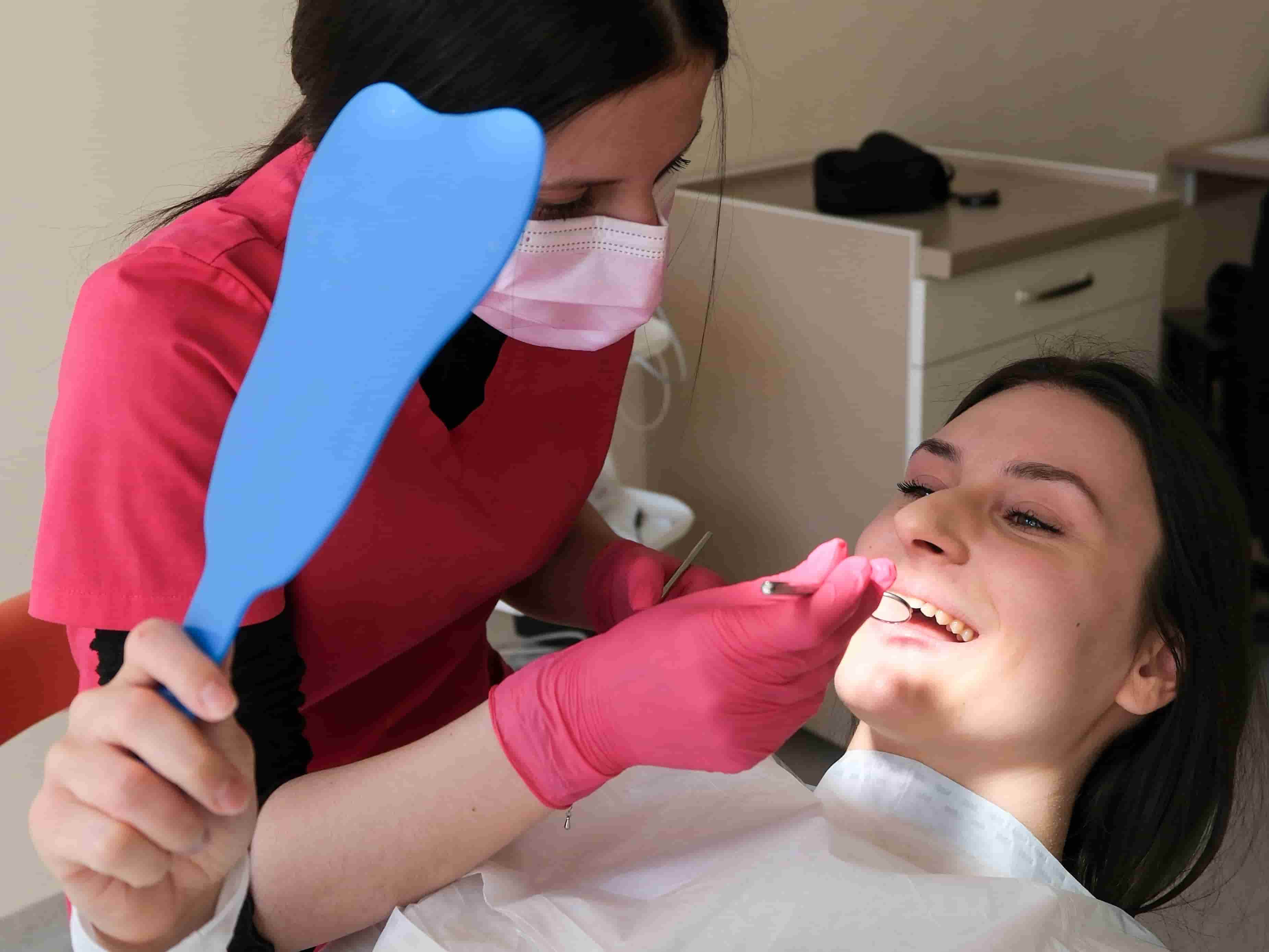 Miért fontos a fogkő eltávolítása? – Az egészséges mosoly alapja a DNP Dental rendelőben