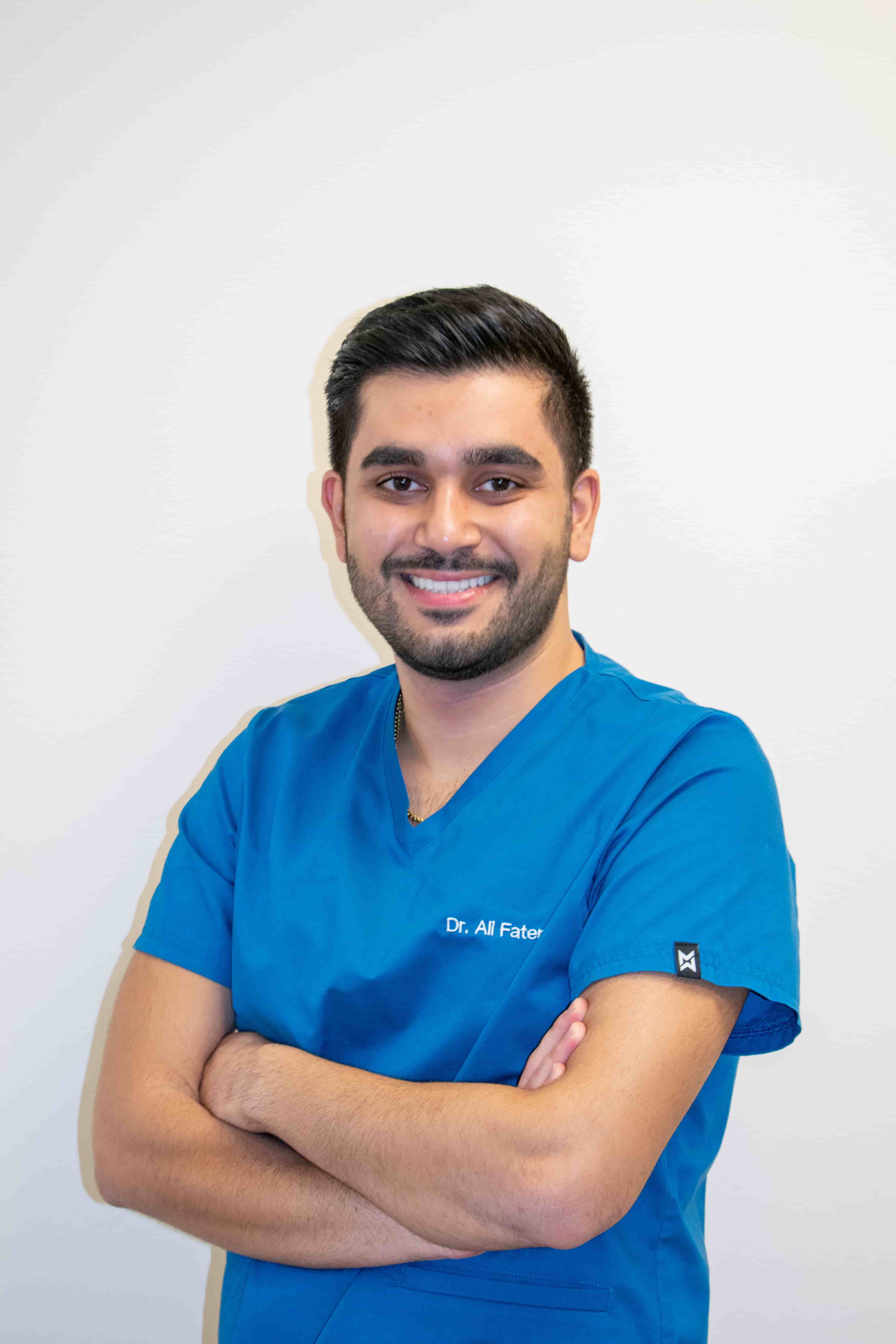 Dr. Ali Fatemi Endodontus fogmegtartó fogszakorvos
